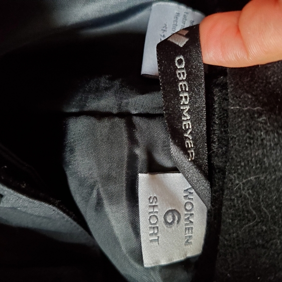 Obermeyer women's pant size 6 short. - Picture 6 of 10